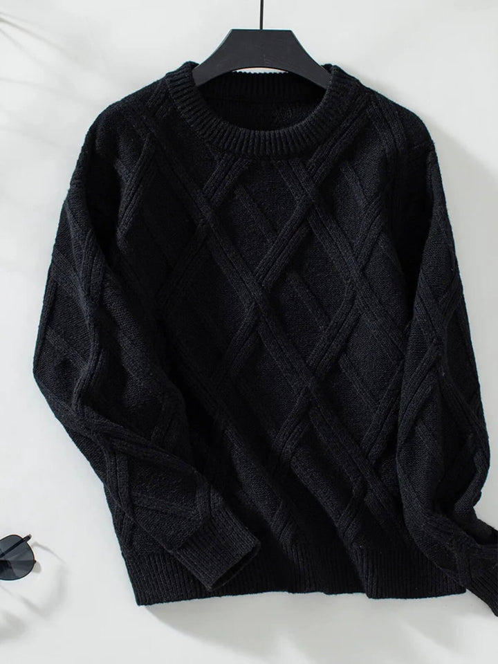 Round Neck Diamond Pattern Sweater