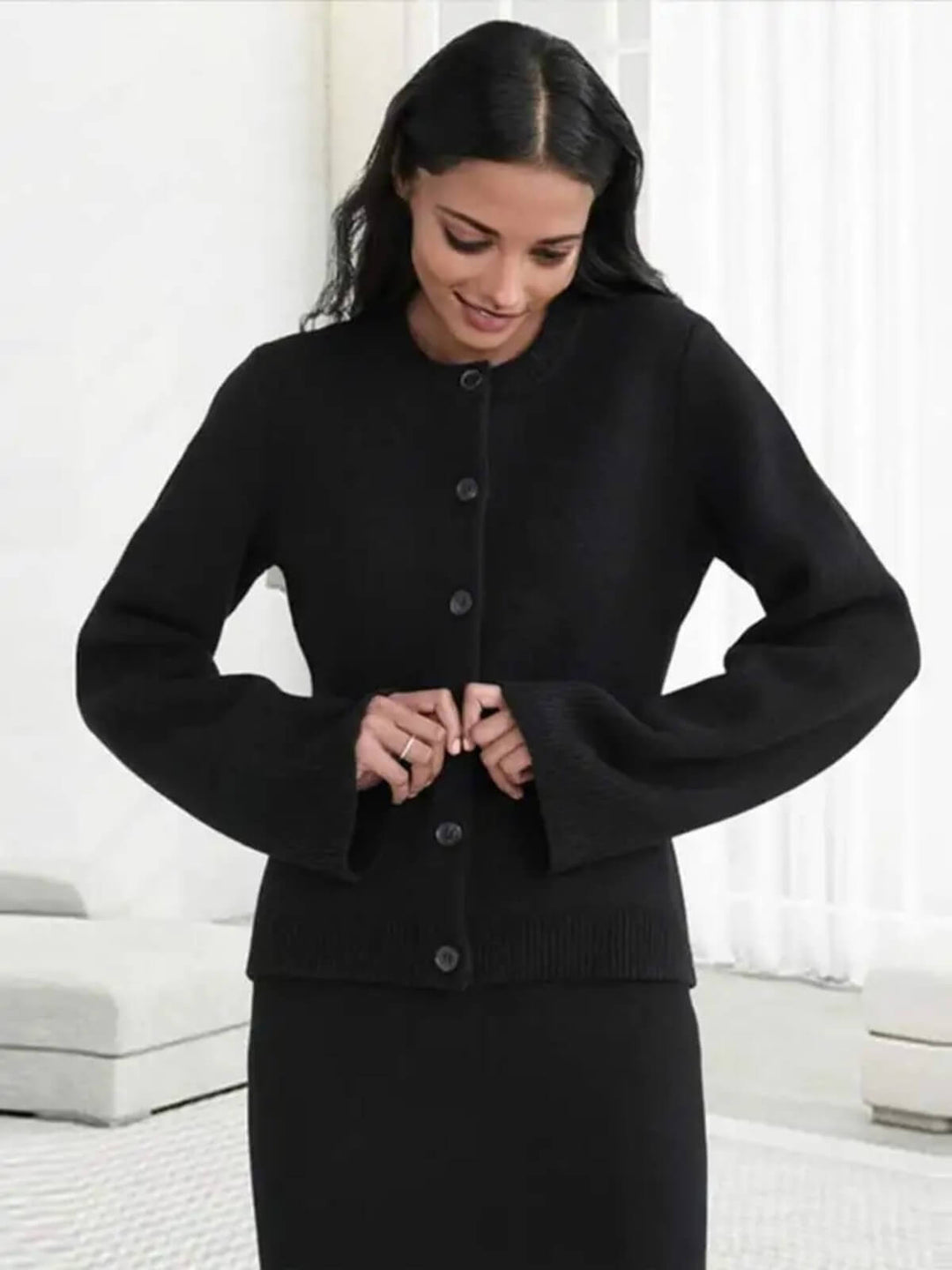 Women's V-neck Long Sleeves With Pocket Slim Metal Buttons Cardigan