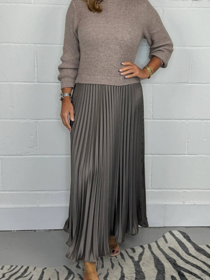 Elagant Two-Piece Sweater And Skirt Set