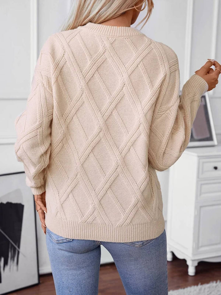 Round Neck Diamond Pattern Sweater